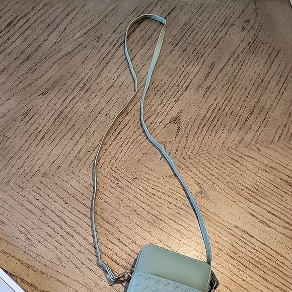 Mint green crossbody bag 3 separate compartments NWT 💚🤍 - Picture 10 of 11